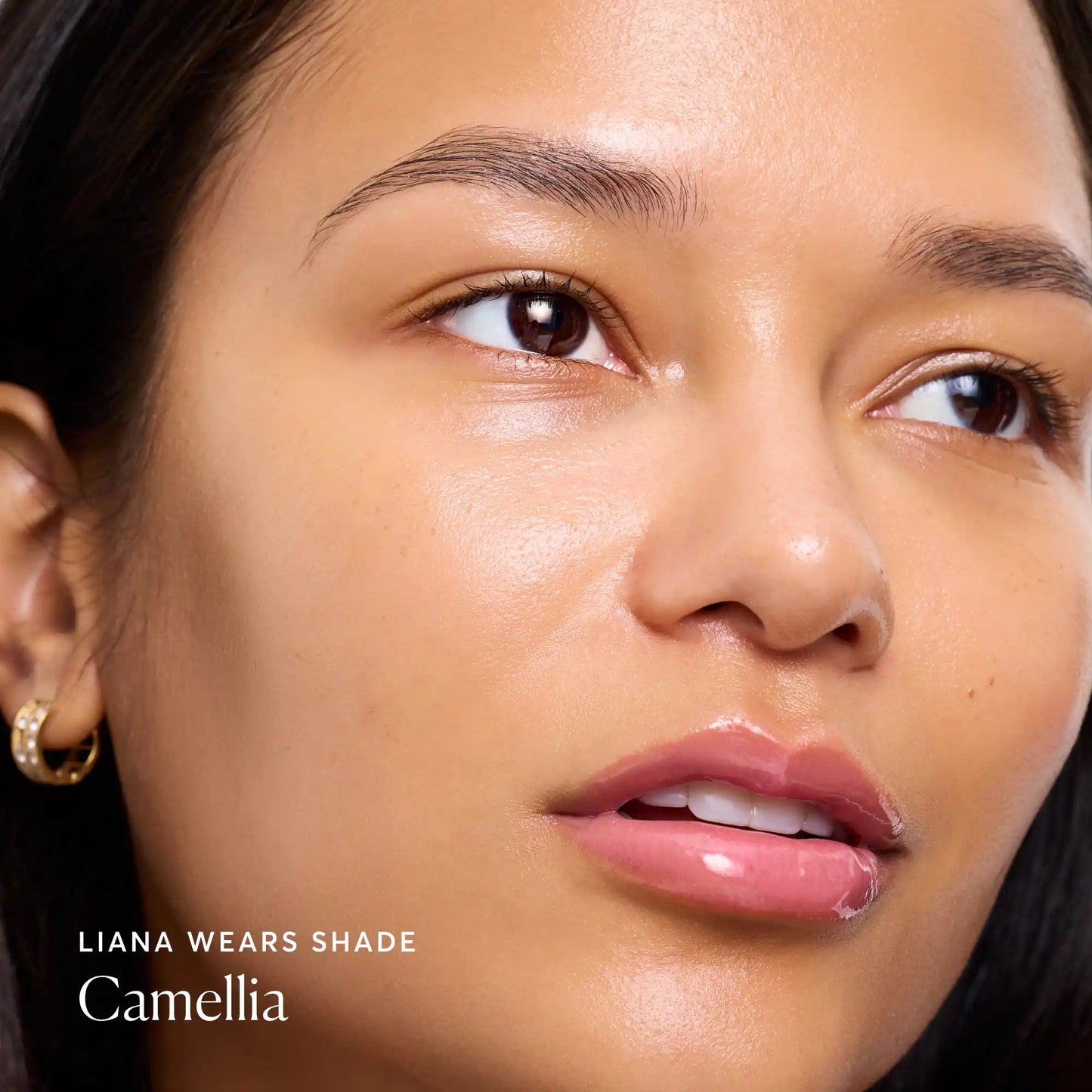 phyto-glow-lip-balm-camellia-r4 NATR-60075-Alt-Images-Phyto-Glow-Lip-Balm-Camellia-04.webp